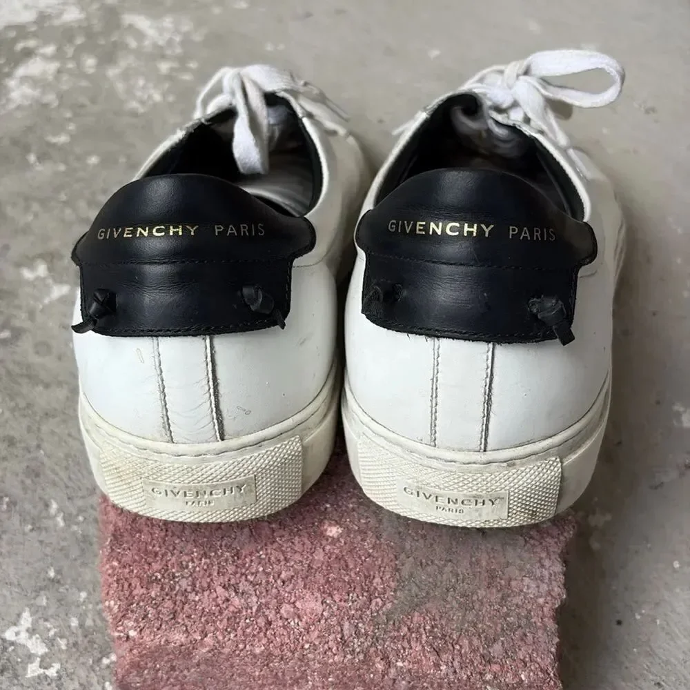 Givenchy please look